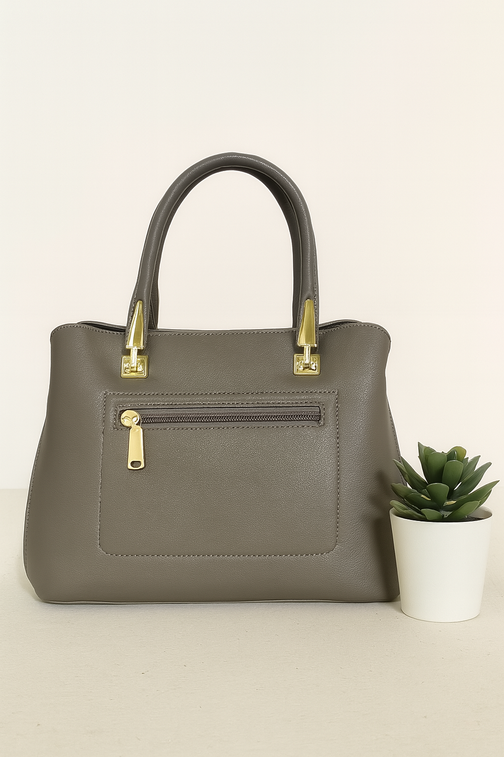 Classic Black Structured Handbag with Gold Detailing – Premium Finish