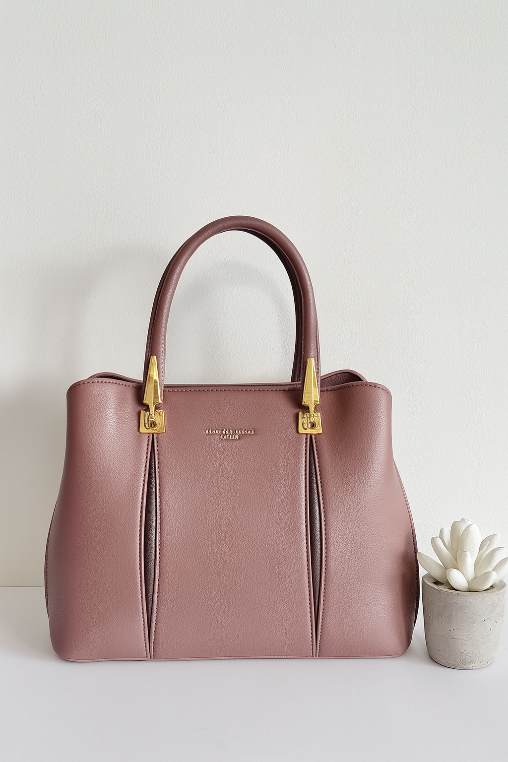 Classic Black Structured Handbag with Gold Detailing – Premium Finish