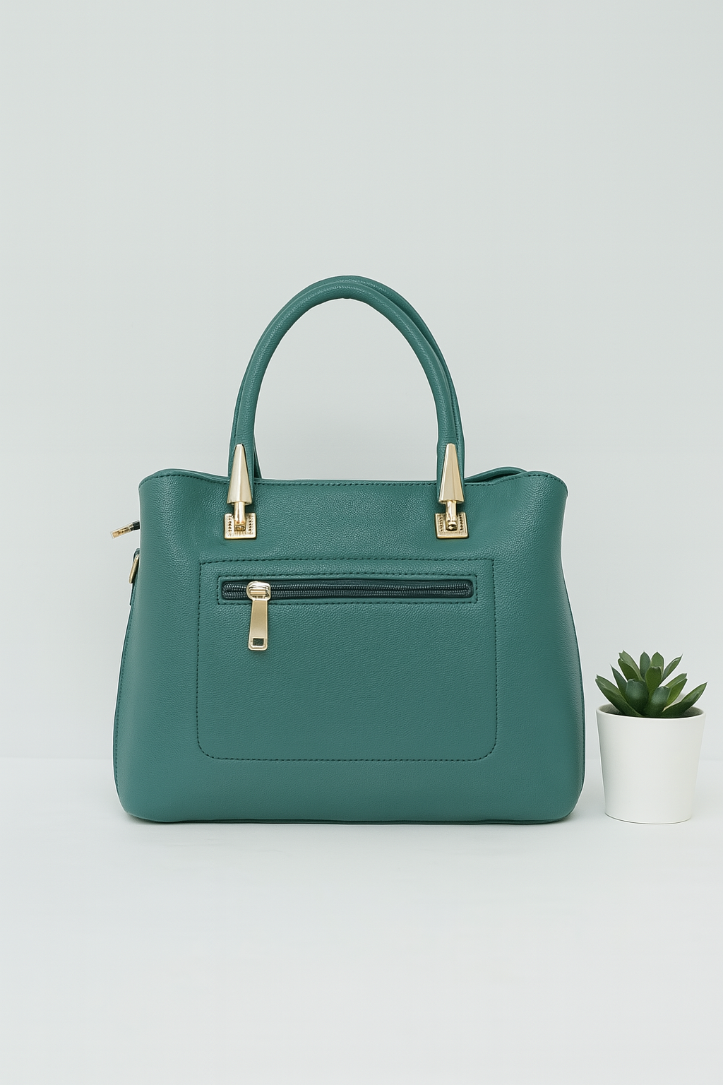 Classic Black Structured Handbag with Gold Detailing – Premium Finish